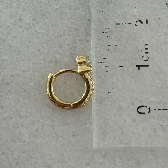 Gold Flower Crystal Pave Small Huggie Hoop Earrings 

Brand New - Picture 3 of 5